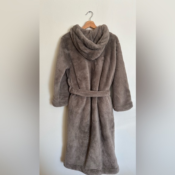 Pottery Barn Plush Fireside Robe Size Small - Picture 3 of 11